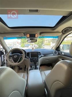 جیپ گراند شیرۆکی